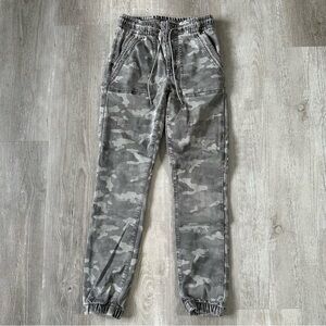 American Eagle Women’s Next Level Stretch Gray Camo Joggers